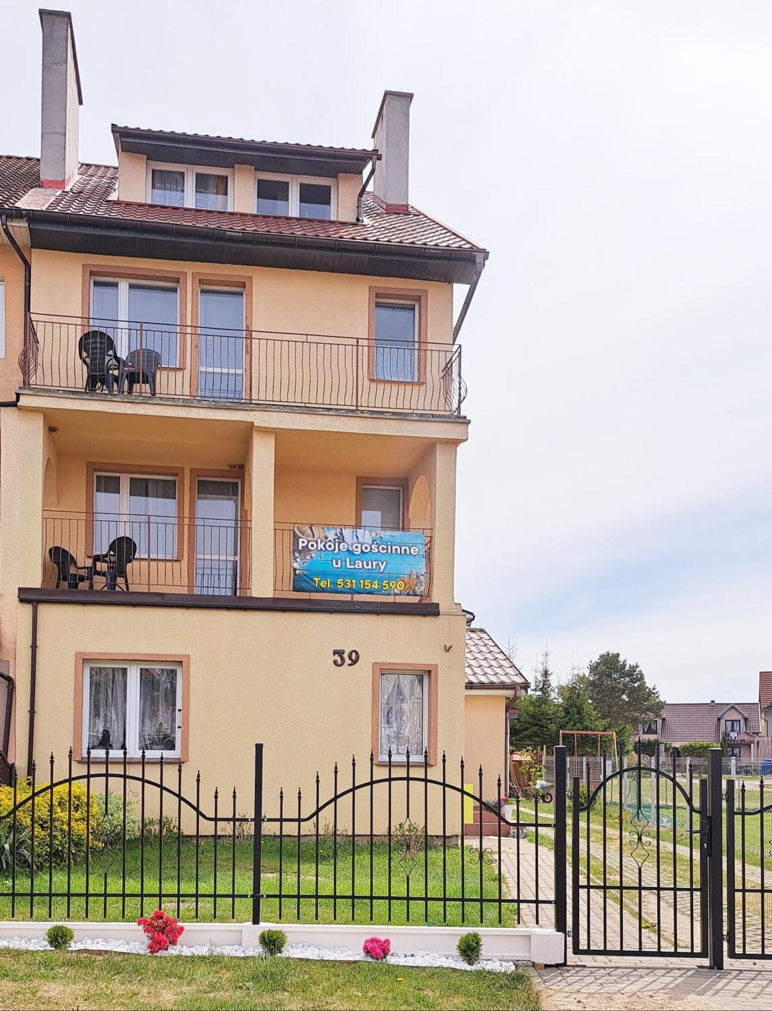 Pokoje Goscinne U Laury Rewal Bagian luar foto